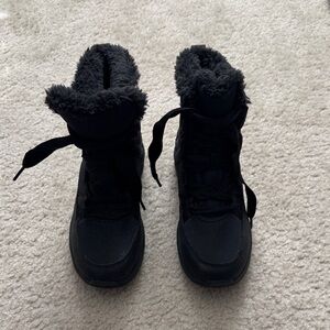 Universal Thread Black Women's Faux-Fur Lace-Up Winter Boots 5.5